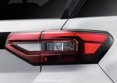 toyota innova hybrid meluncur 21 November 2022.